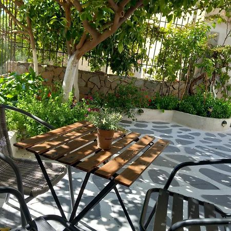 Studio In Garden Poros Town Екстер'єр фото