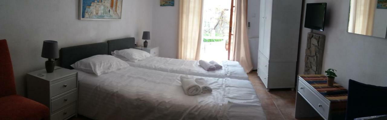 Studio In Garden Poros Town Екстер'єр фото